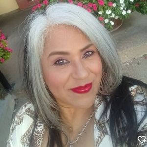 Meet your Posher, Sandra elena